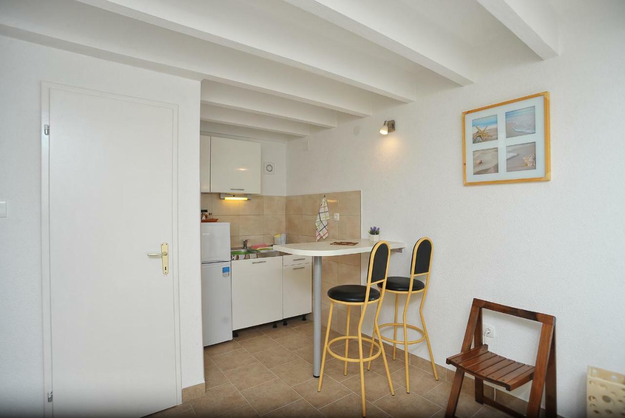 Apartments Sonia & Ana Τρογκίρ Εξωτερικό φωτογραφία