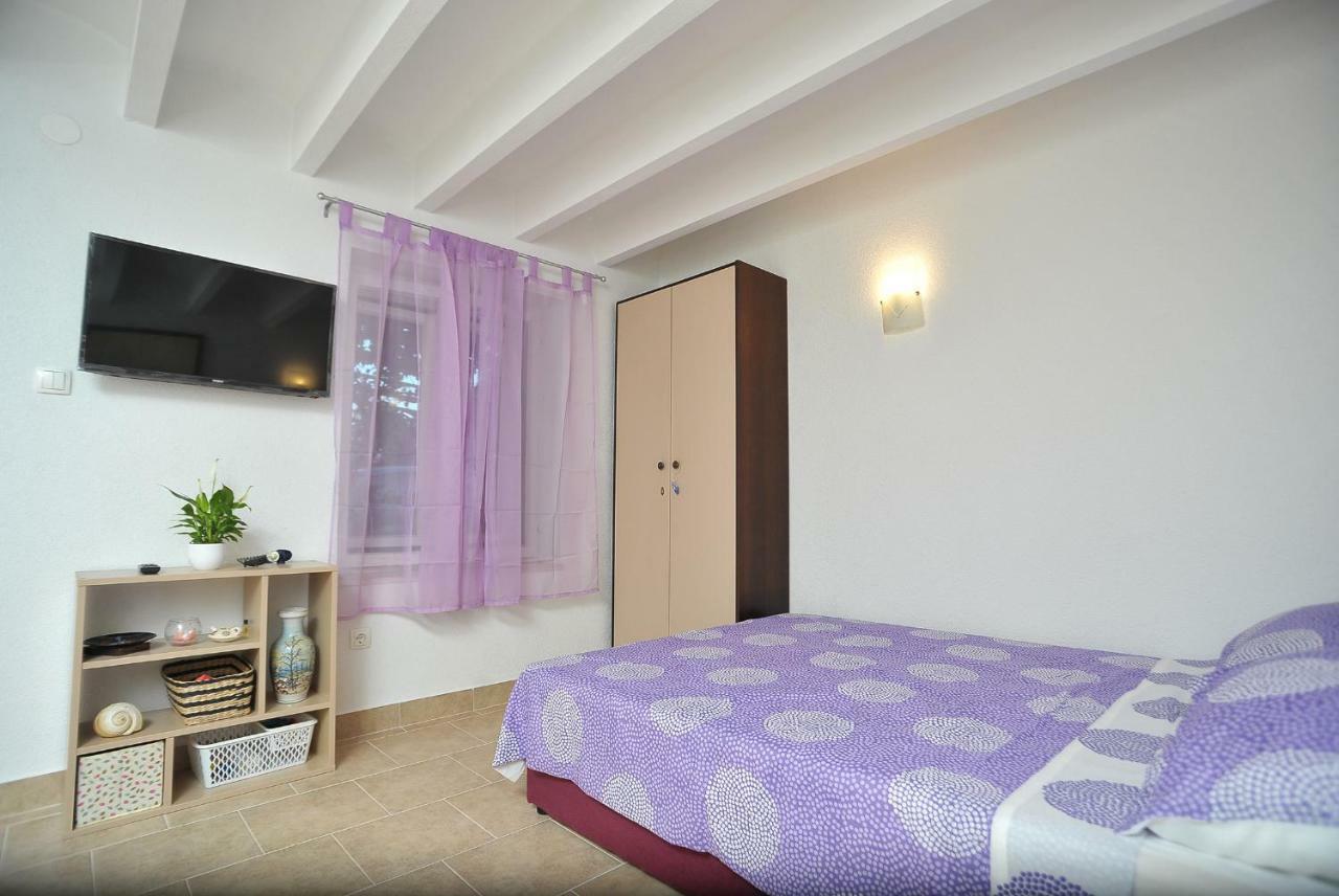 Apartments Sonia & Ana Τρογκίρ Εξωτερικό φωτογραφία